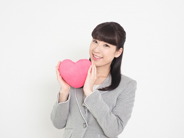 美しくハッピーに!恋愛ホルモンのすごさを解説