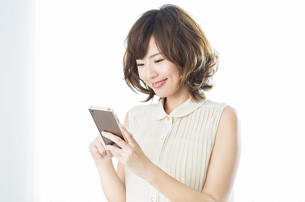 彼と仲良くなりたい!スムーズにLINE交換をするポイントとは