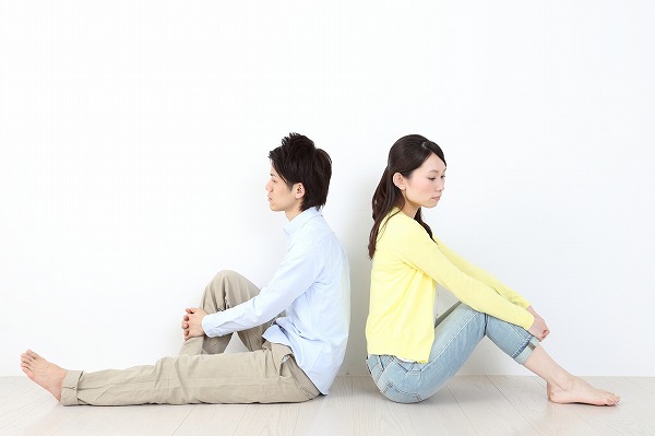 嫉妬深いと嫌われるかも!ヤキモチ焼きの性格を改善する方法を教えます