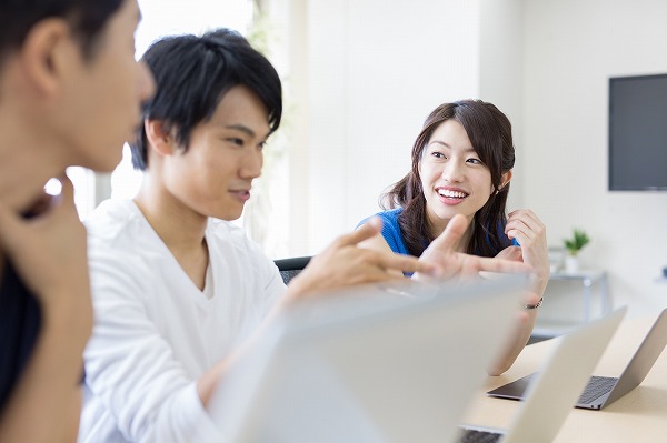 「友達の彼女がうらやましい」と彼氏が思う3つの理由!対策は?