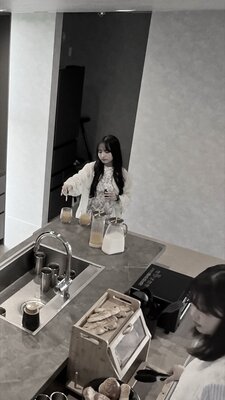 ����������27